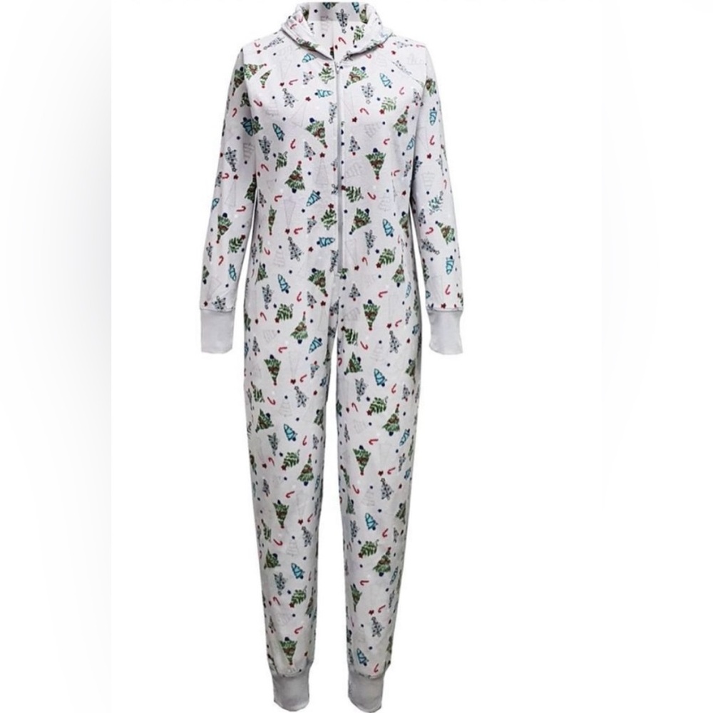 Family PJs Macys women’s one piece Pajamas Grey‎ with Green trees size medium